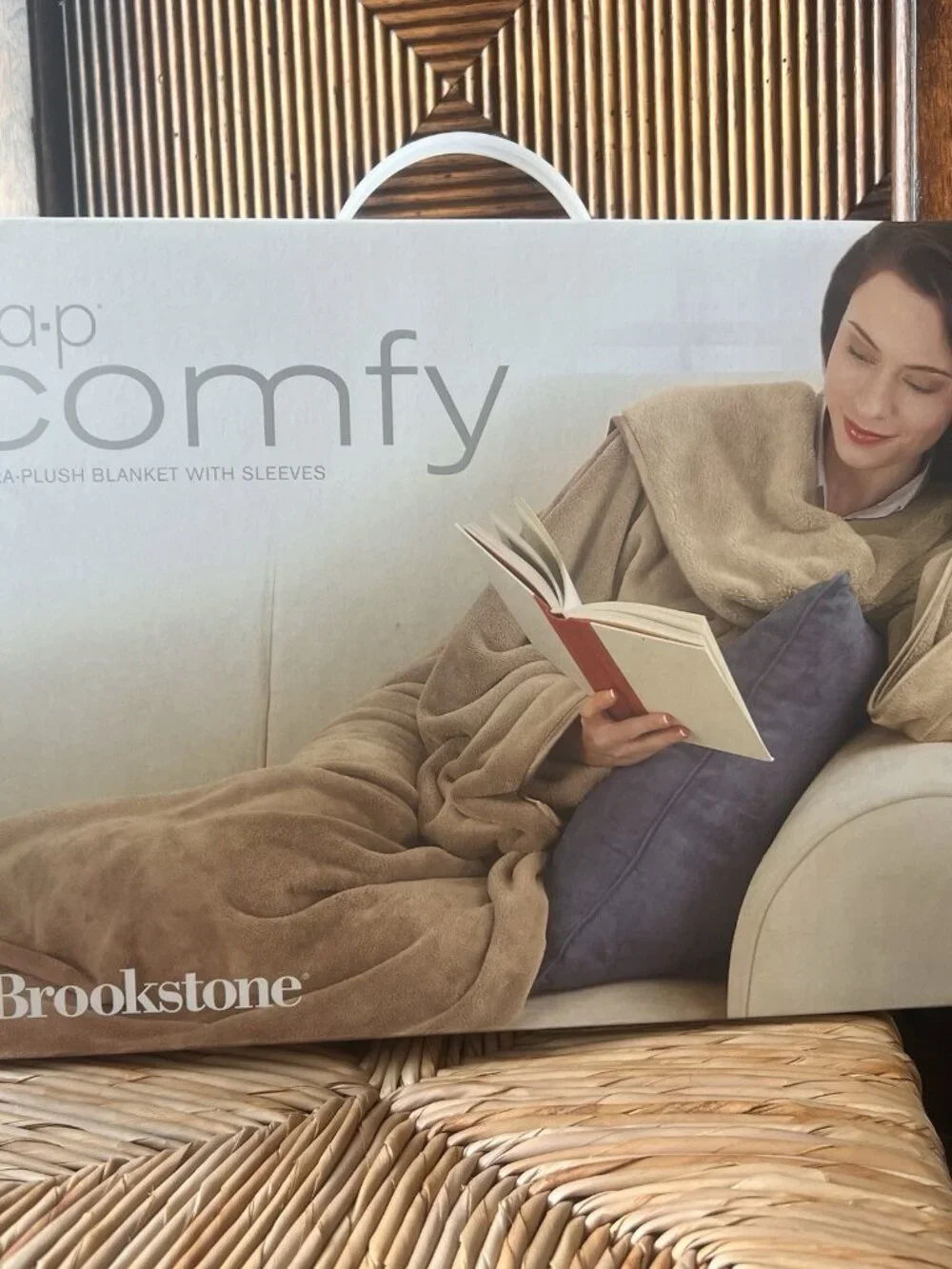 NEW Brookstone NAP Comfy Beige Ultra Plush Blanket w/Sleeves ONE SIZE FITS ALL
